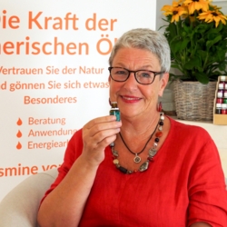 Yasmina von Haßler - Aromatologin, Systemischer Coach